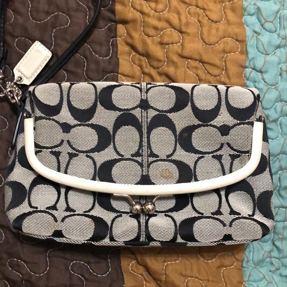 Coach Handbags - Coach Purse